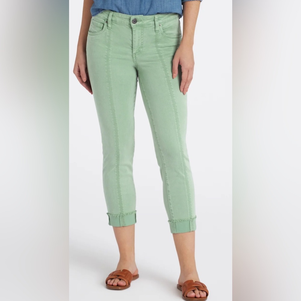Kut from the Kloth Amy Crop Capri Jean. NWT